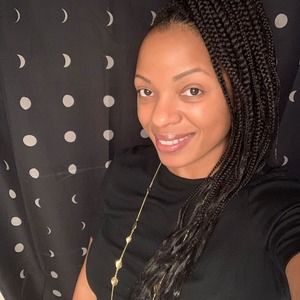 Meet your Posher, April